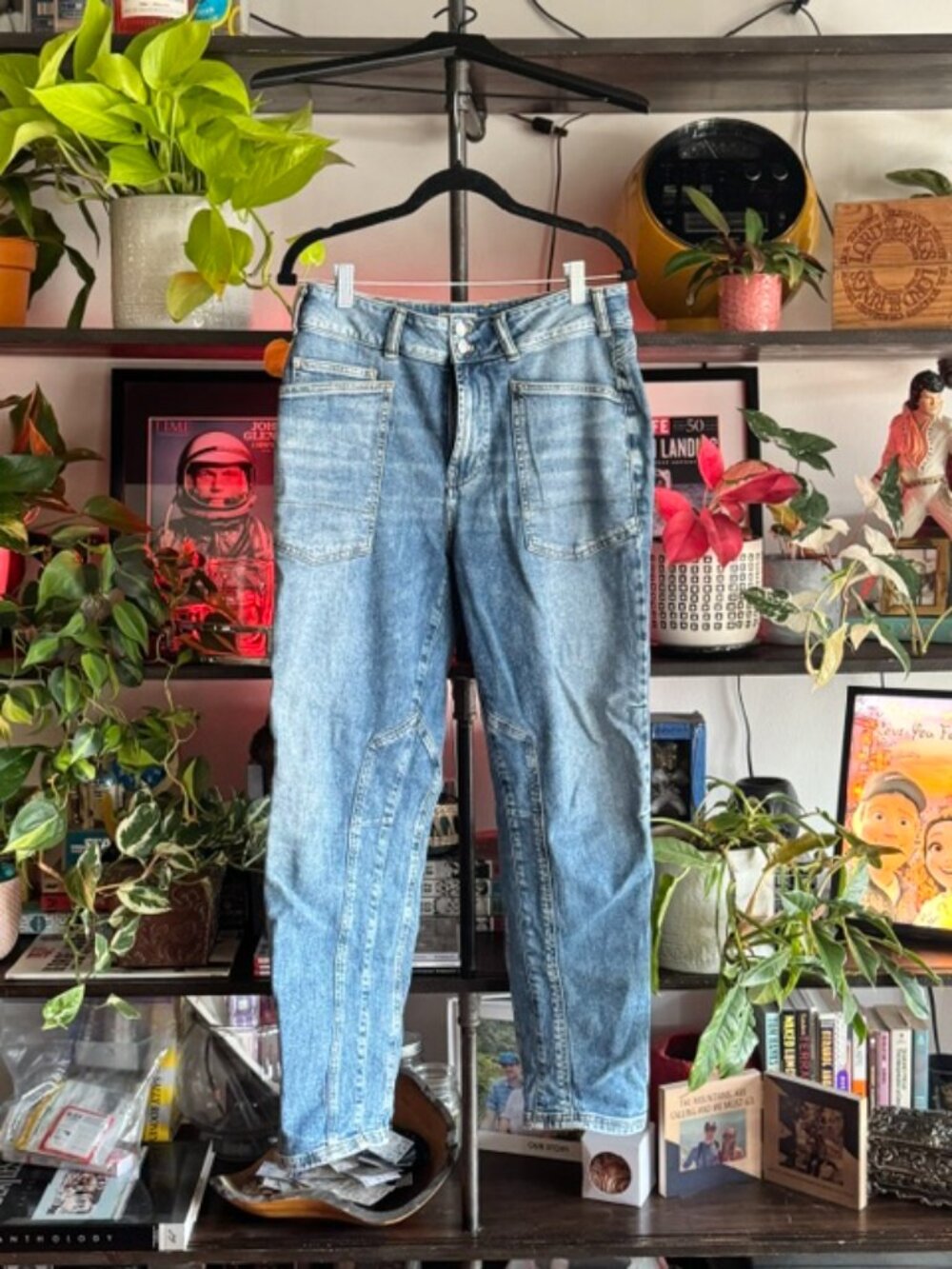 Pilcro Size 29, The Wanderer Mid-Rise Relaxed-Leg Jeans